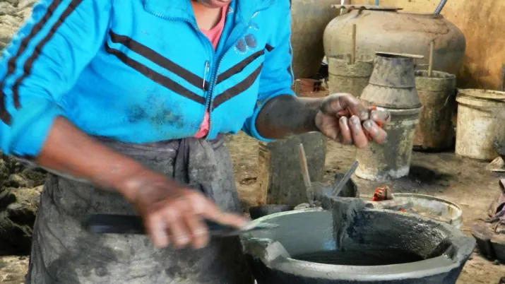 2015-Cambodge-Moulage Foyers © Dominique Richard, FFEM