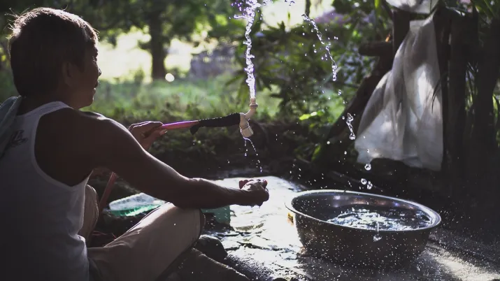 Justin Bergendahl - Philippines_water