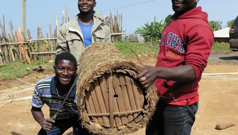 Cameroun_Ruches © Nicolas Salaun (4)