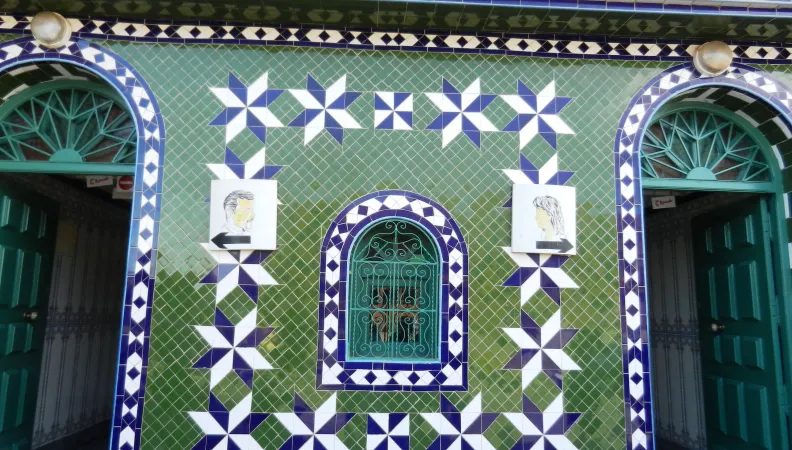 2016-Marrakech Hammams Entrée Hammam réhabilité © D.Richard, FFEM