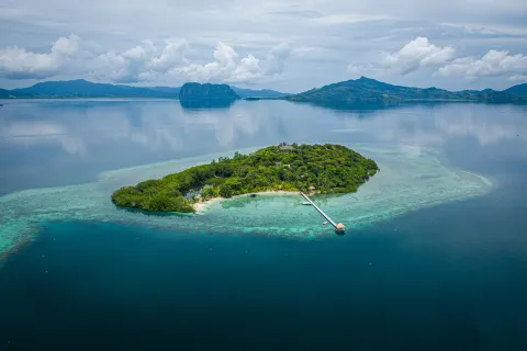 Shark Fin Bay Sulubaaii © Corinne Bourbeillon